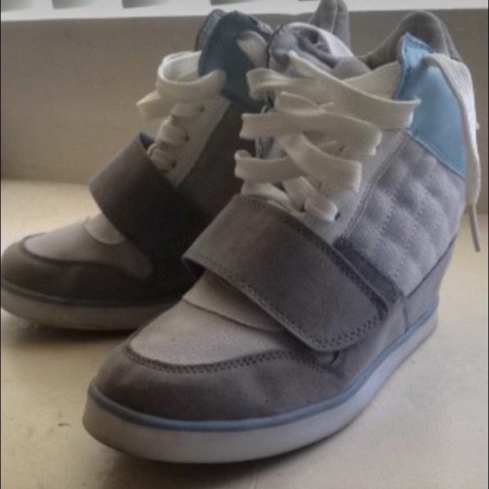 Wedge sneakers with Velcro and laces